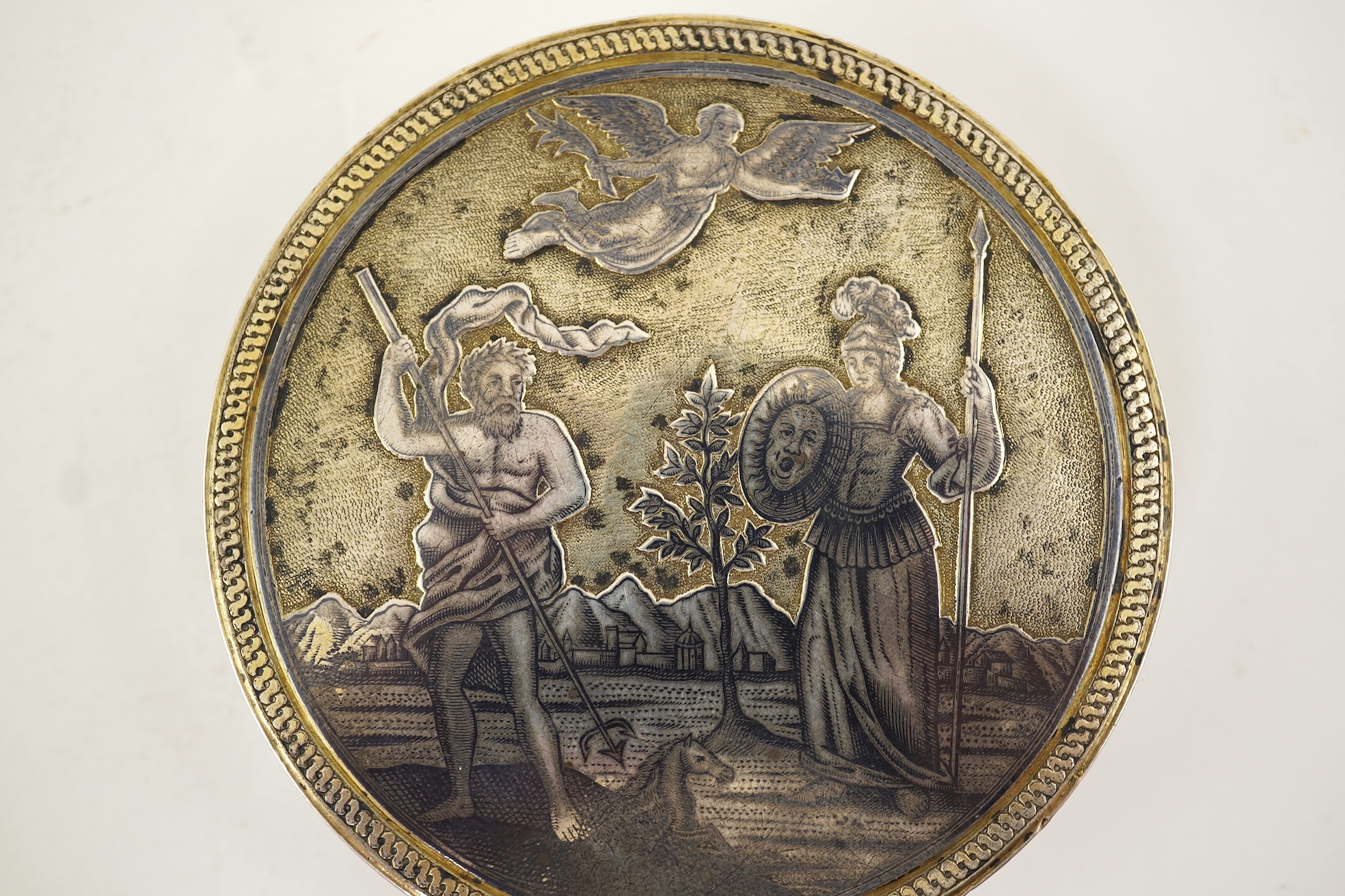 An early 19th century Russian 84 zolotnik and niello circular box and cover, assay master probably Alexei Torlov, Veliki Oustioug, 180?